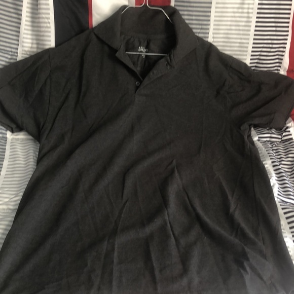 Gray short sleeve collared shirt. - Picture 2 of 2